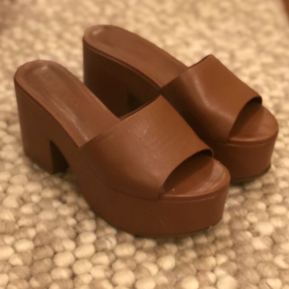 Larroudé Miso Platform Sandals in Caramel size 6.5